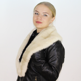 Perl mink collar