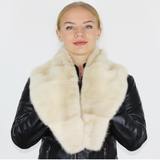 Perl mink collar